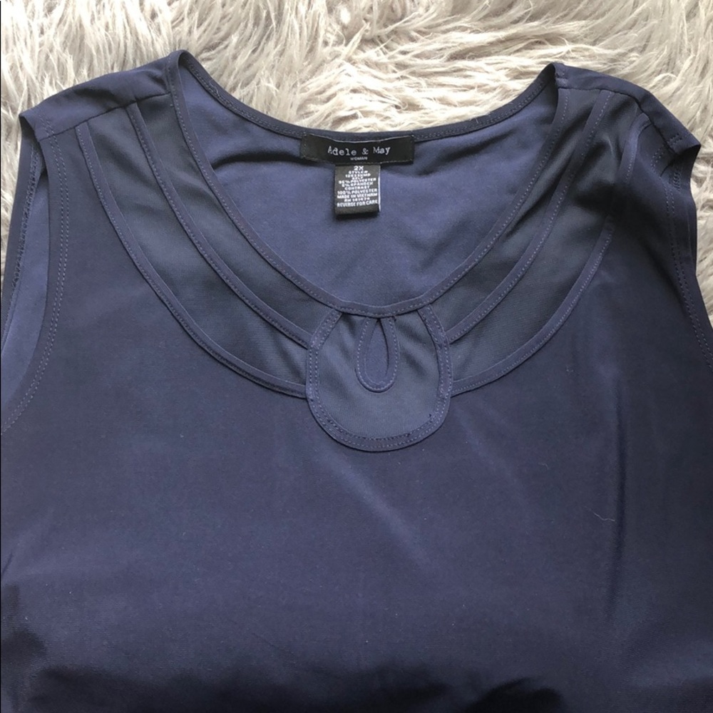 Sleeveless navy blue top